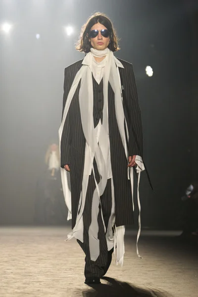 Look 30